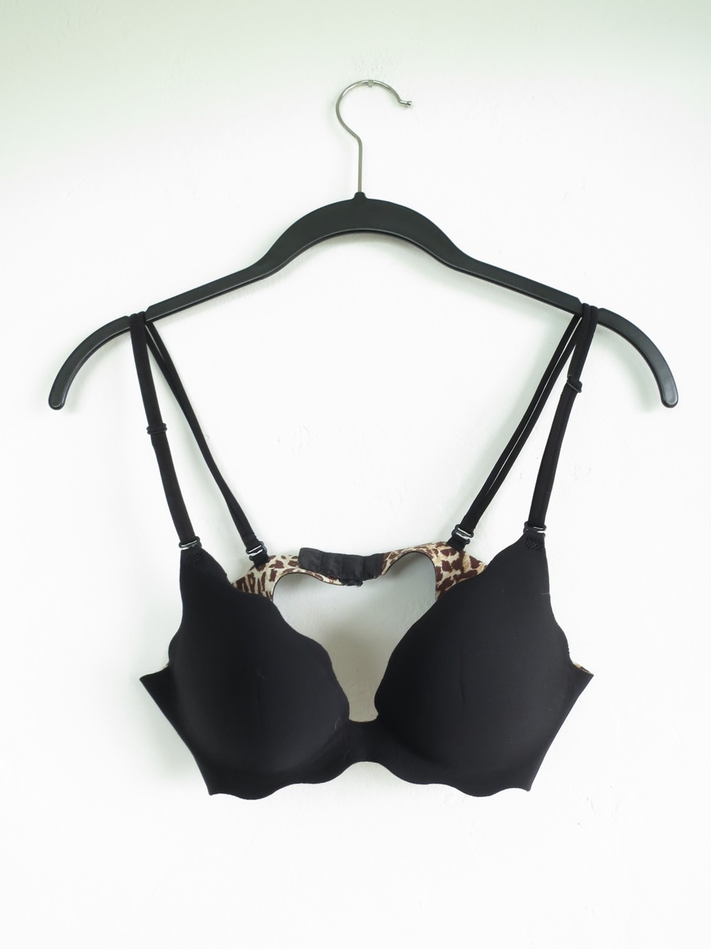 Black Scallop-Edge Push-Up Bra with Leopard Accent
